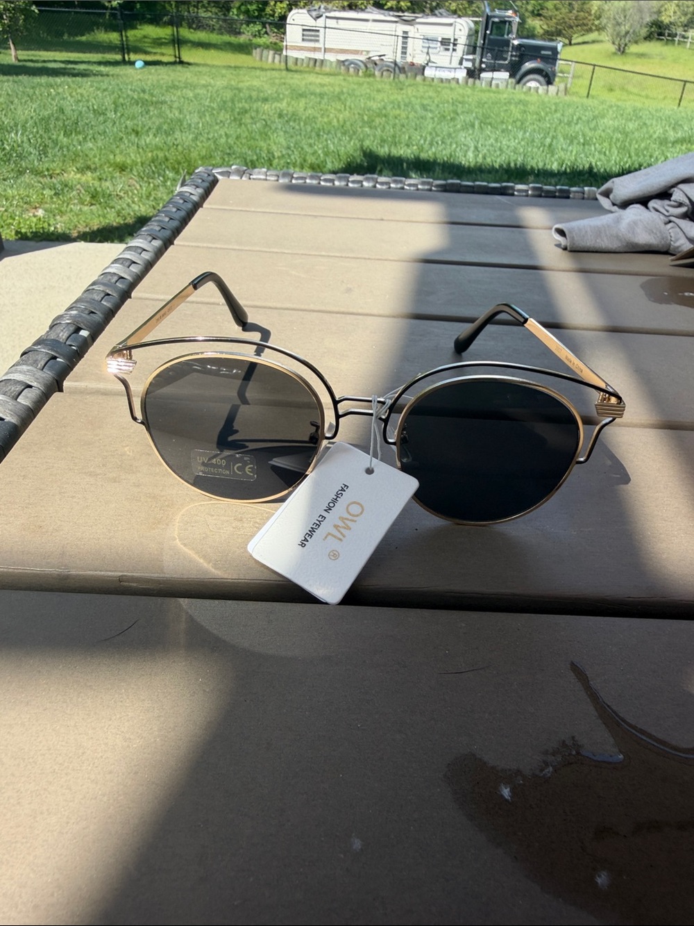 Round Metal-Frame Sunglasses in Black